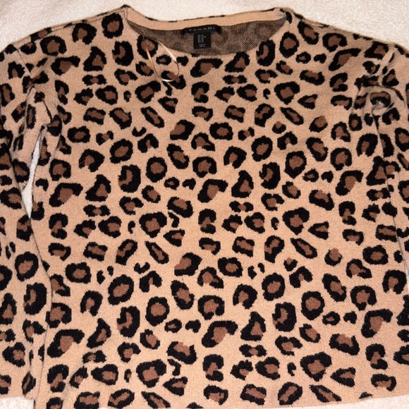 Xsmall tahari leopard sweater - Picture 1 of 3